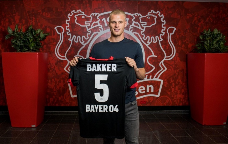 里程碑，国安36岁后卫王刚已在中超出战200场