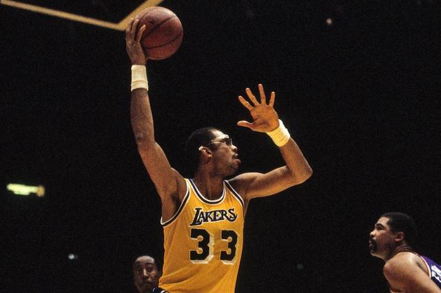 记者：杨皓宇随申花队出征亚冠广岛客场，李可因伤没有随队