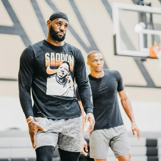 有何意味？萨拉赫社媒晒户外落叶景色图，并未配文