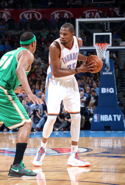 2射1传闪耀全场！官方：B费当选曼联4-1狼队的队内最佳